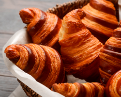 Pour le Petit-déjeuner, ou le goûter : Croissant ou pain au chocolat